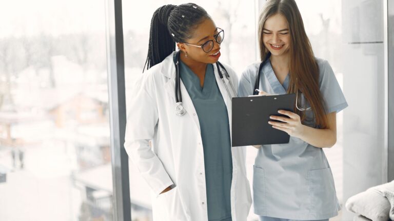 Devenir professionnel de santé en Europe : comparatif des filières